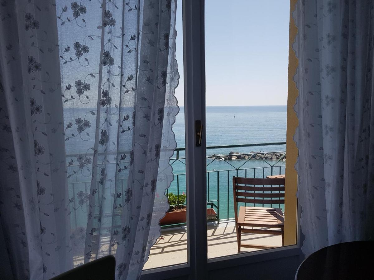 Bea'S Apartment - The Window To The Sea - Seafront Монтероссо-аль-Маре Экстерьер фото