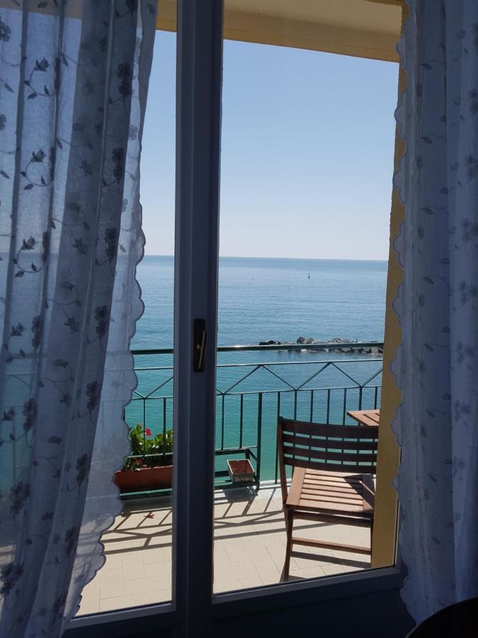 Bea'S Apartment - The Window To The Sea - Seafront Монтероссо-аль-Маре Экстерьер фото