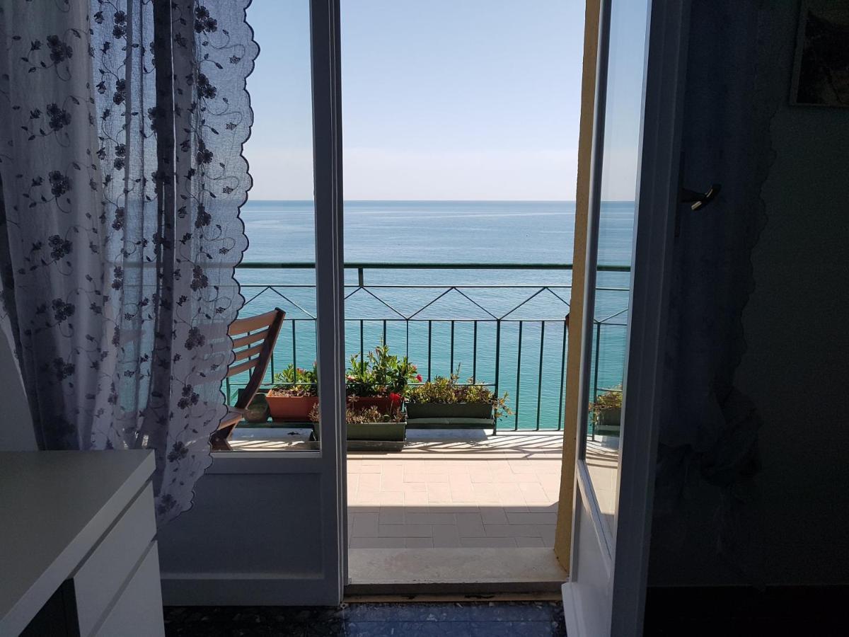 Bea'S Apartment - The Window To The Sea - Seafront Монтероссо-аль-Маре Экстерьер фото